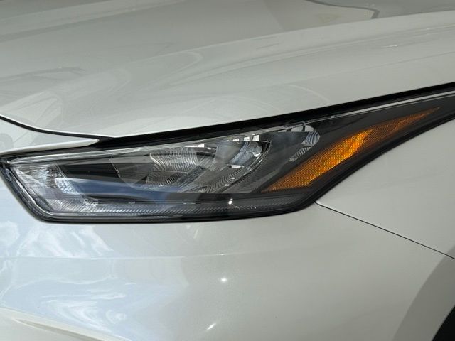 2020 Toyota Highlander XLE photo 10