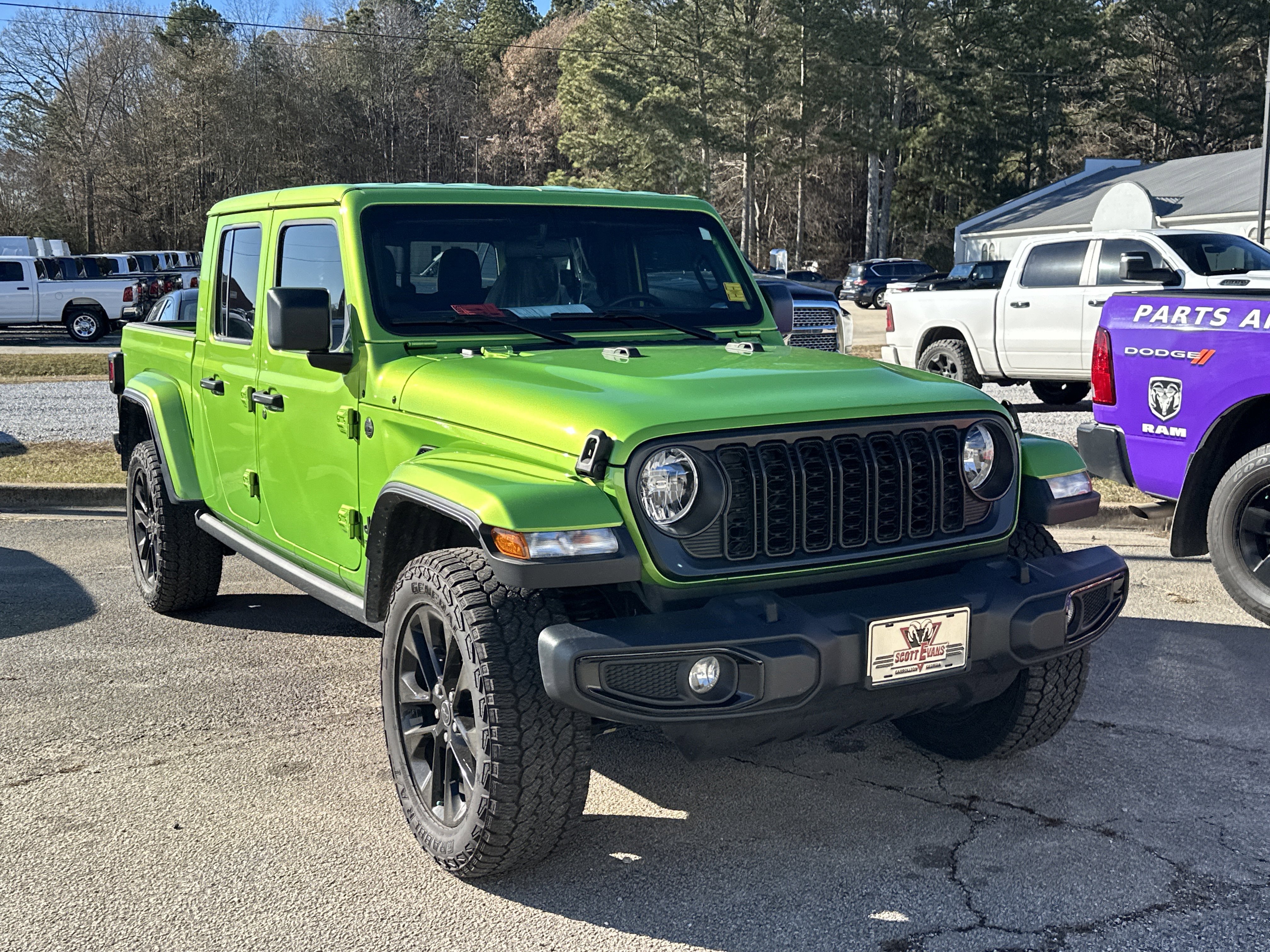 2025 Jeep Gladiator Nighthawk's photo