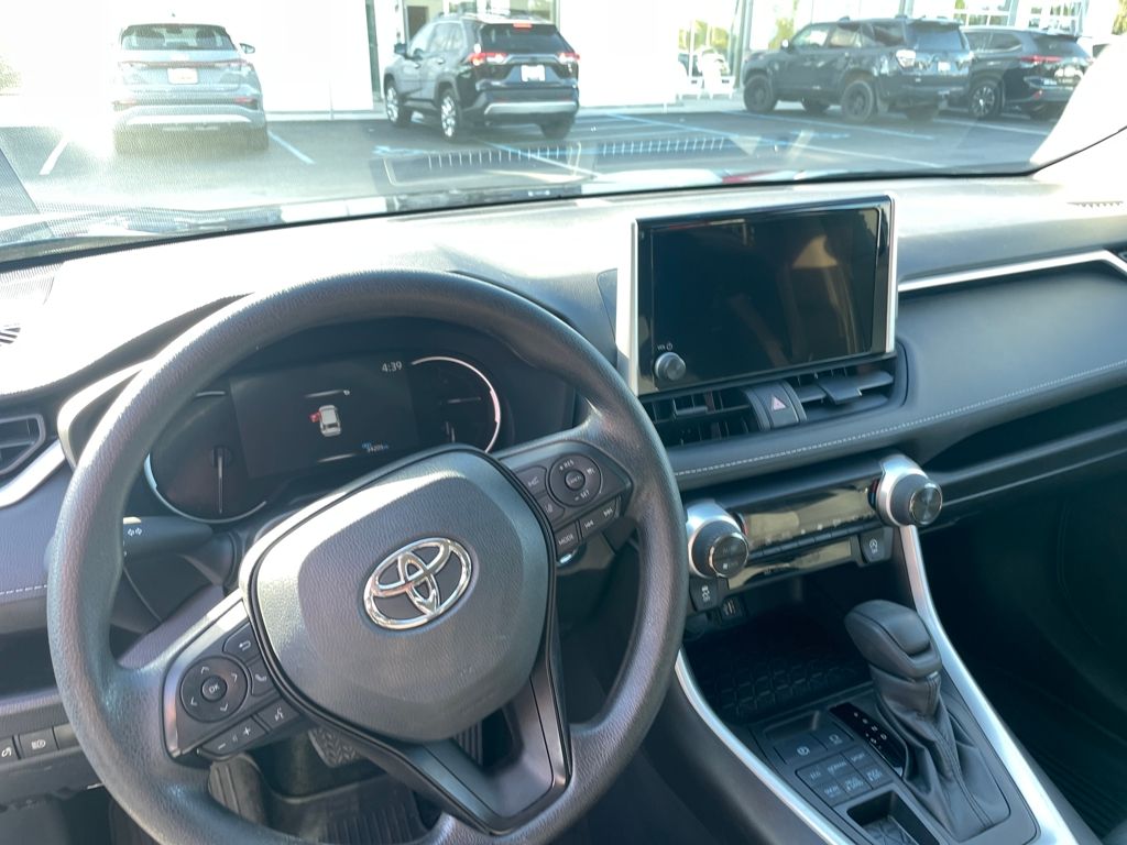 2023 Toyota RAV4 XLE photo 20