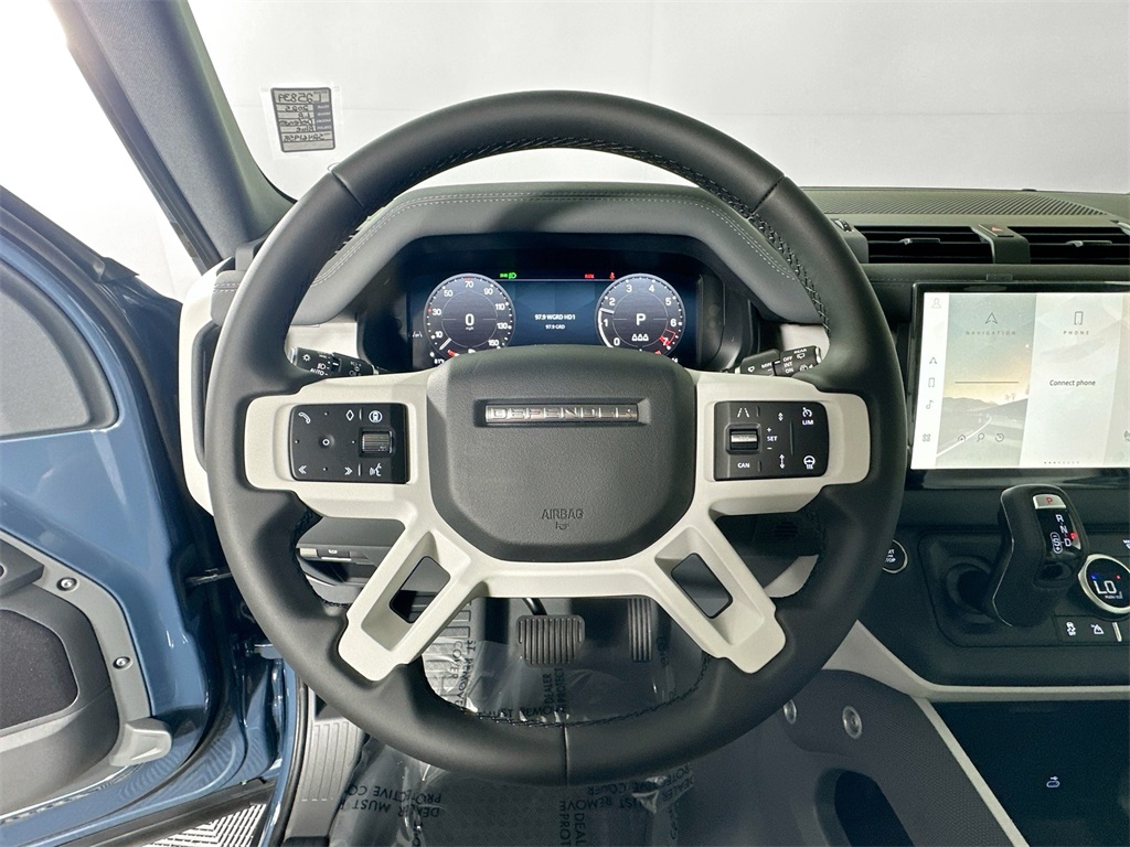 2025 Land Rover Defender 110 S photo 12