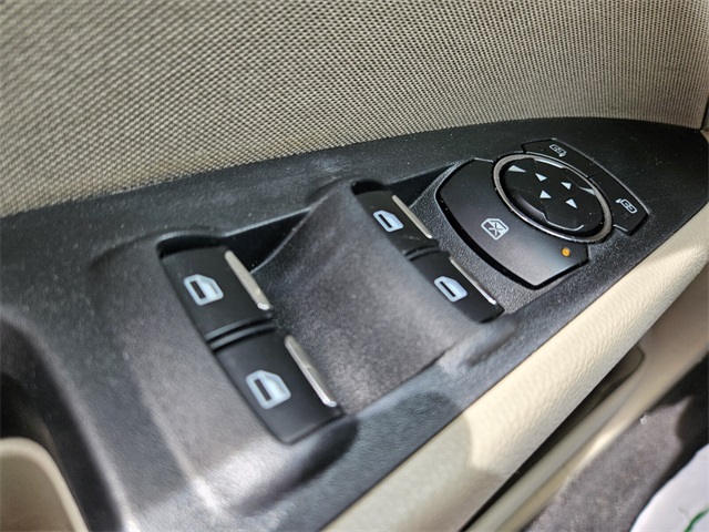 2020 Ford Fusion Hybrid SE photo 29