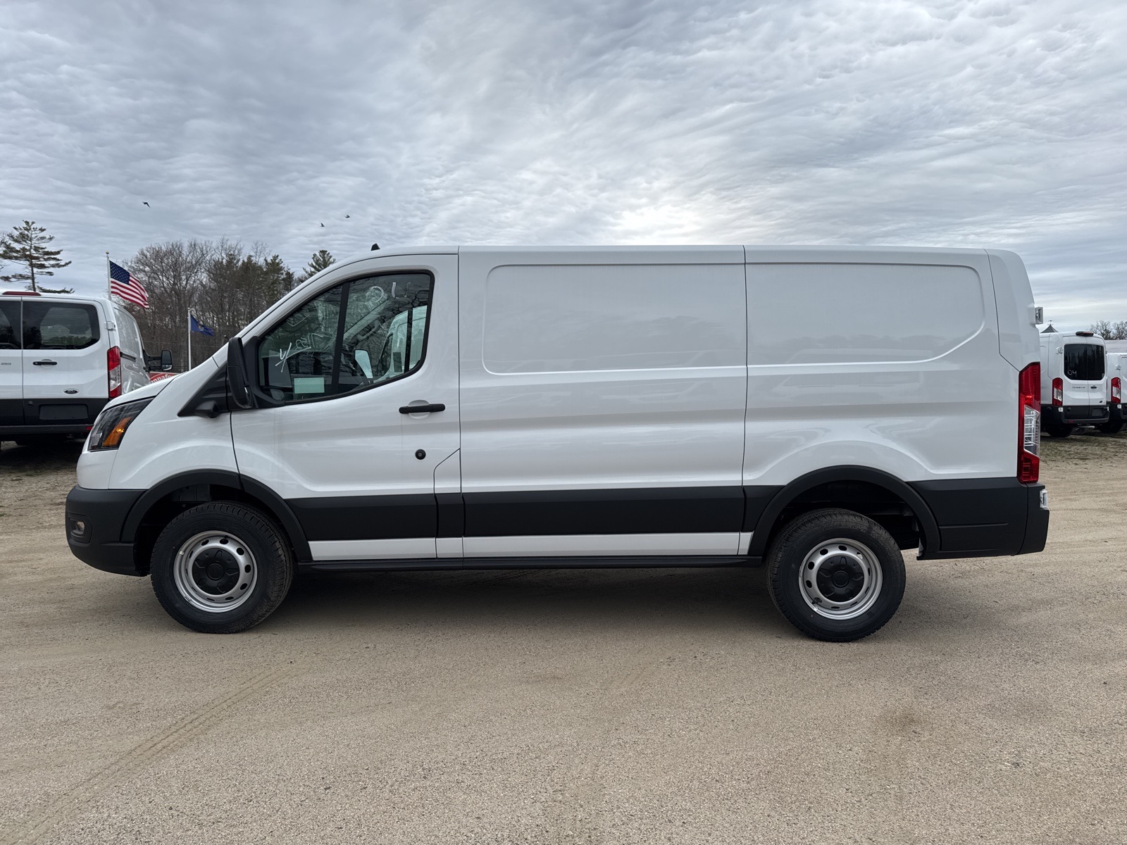 2024 Ford Transit Cargo Van photo 4
