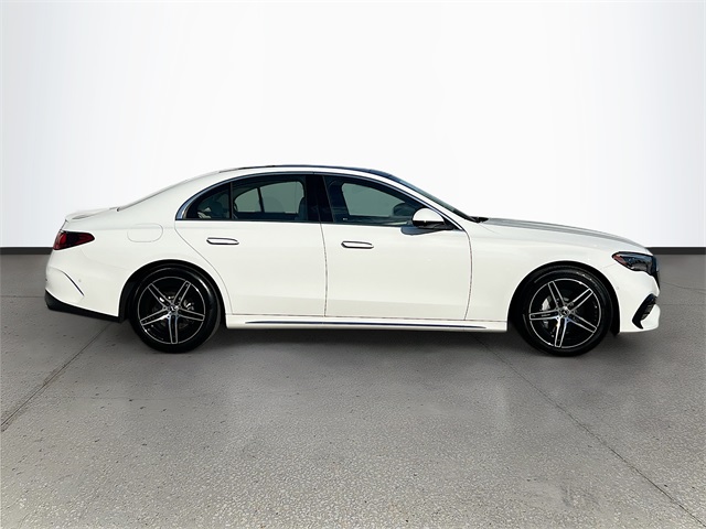 2025 Mercedes Benz E 350 photo 4