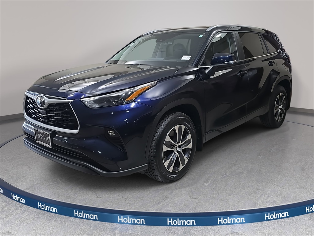 2024 Toyota Highlander XLE's photo