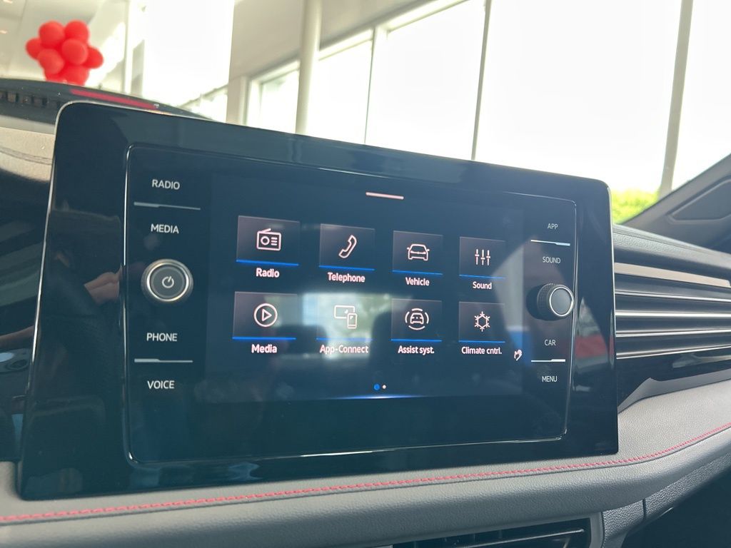 2025 Volkswagen Jetta GLI 2.0T Autobahn photo 25