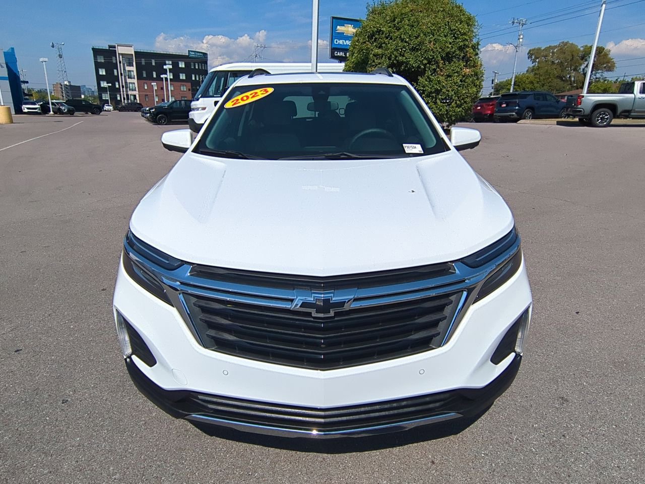2023 Chevrolet Equinox LT photo 3