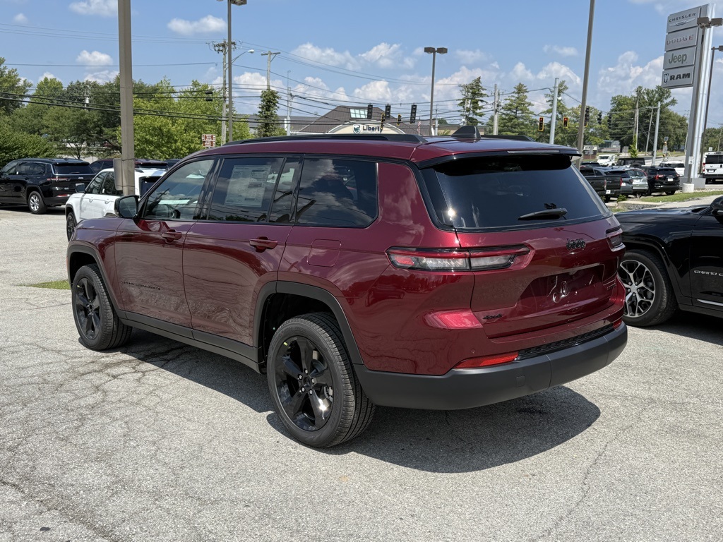2025 Jeep Grand Cherokee Limited photo 8