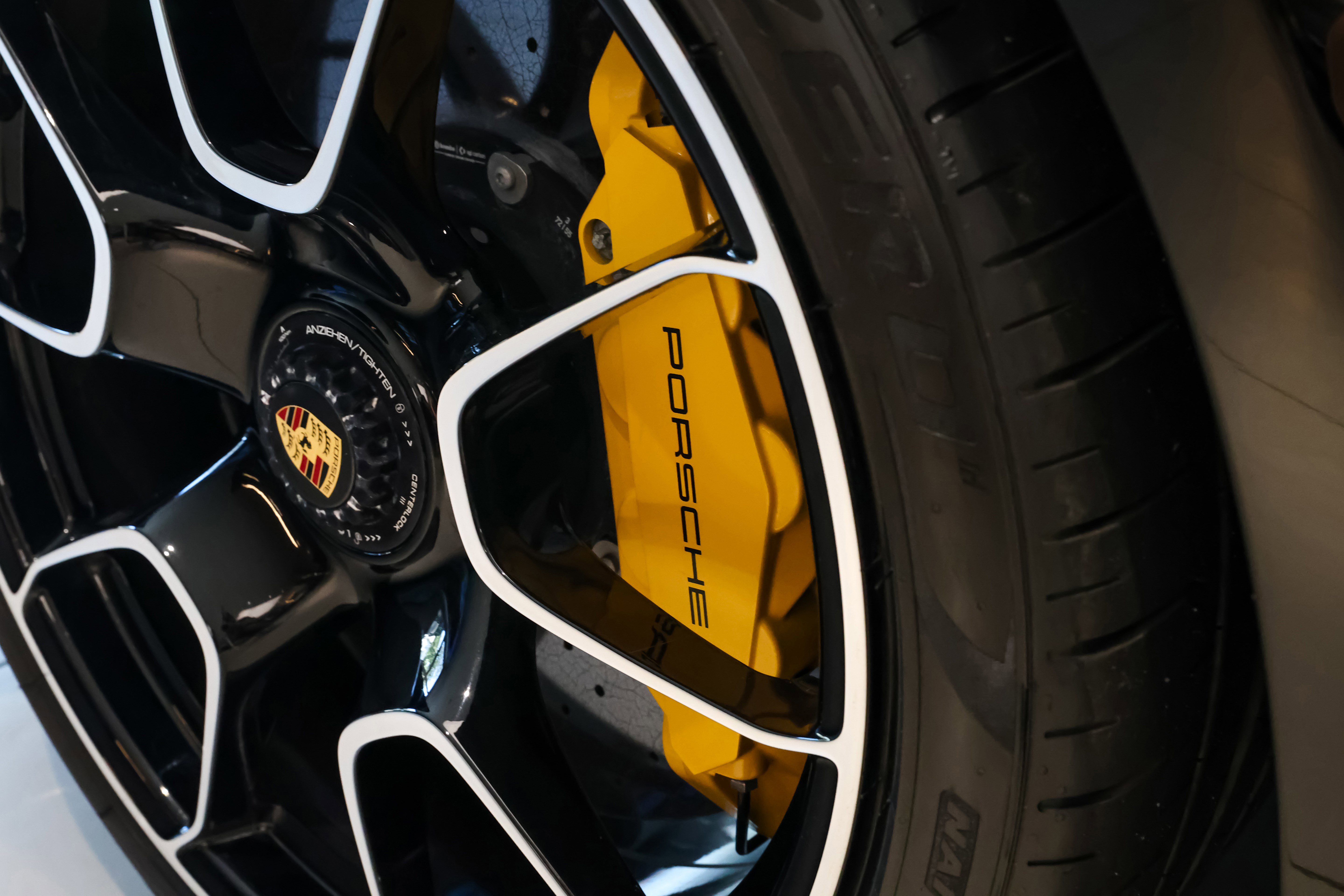 2022 Porsche 911 Turbo S photo 17