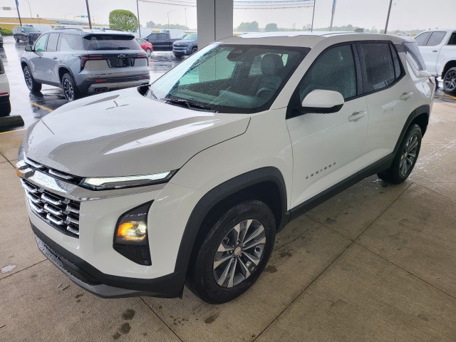 2026 Chevrolet Equinox LT photo 4