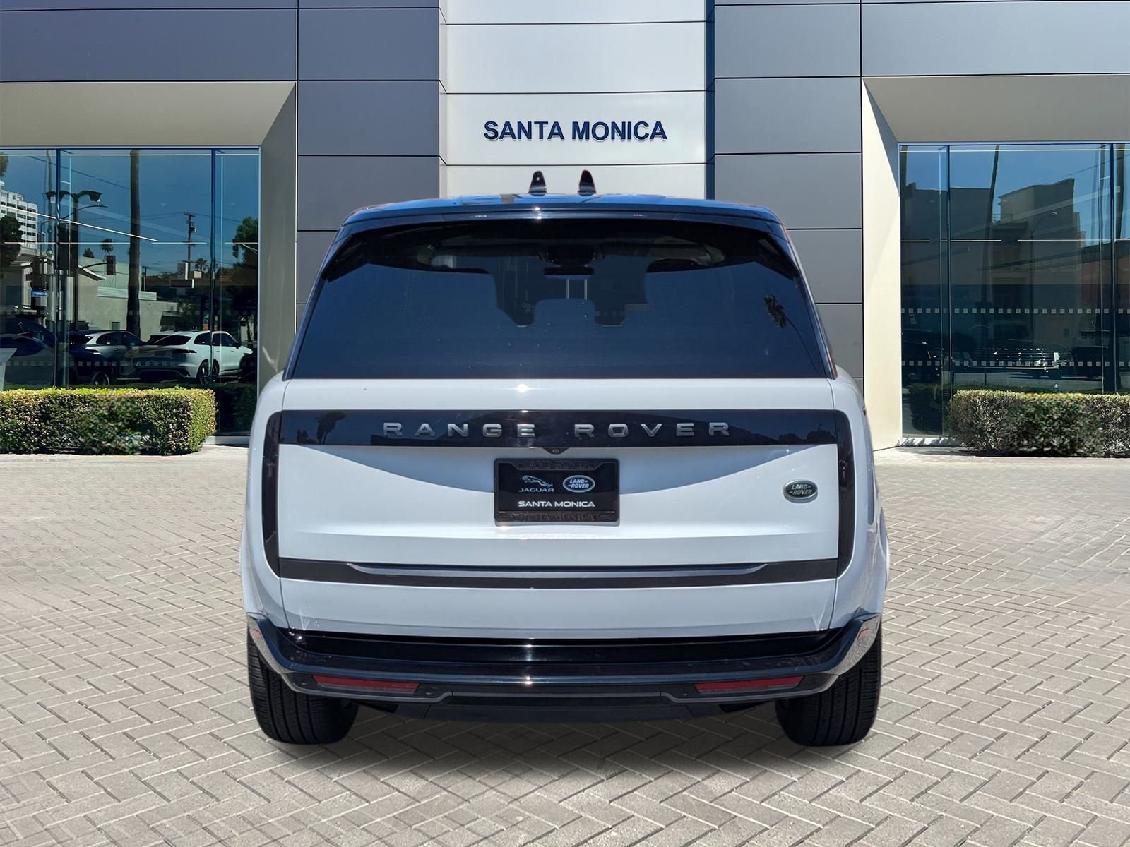 2023 Land Rover Range Rover SE photo 7