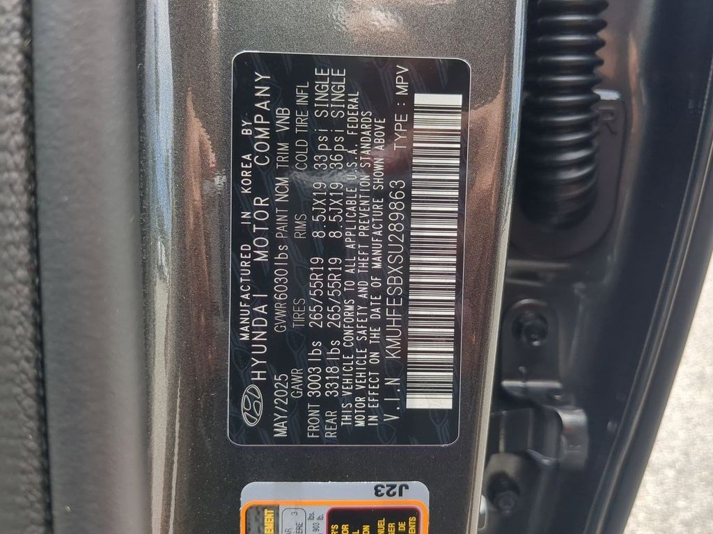 2025 Genesis GV80 2.5T Standard AWD photo 28