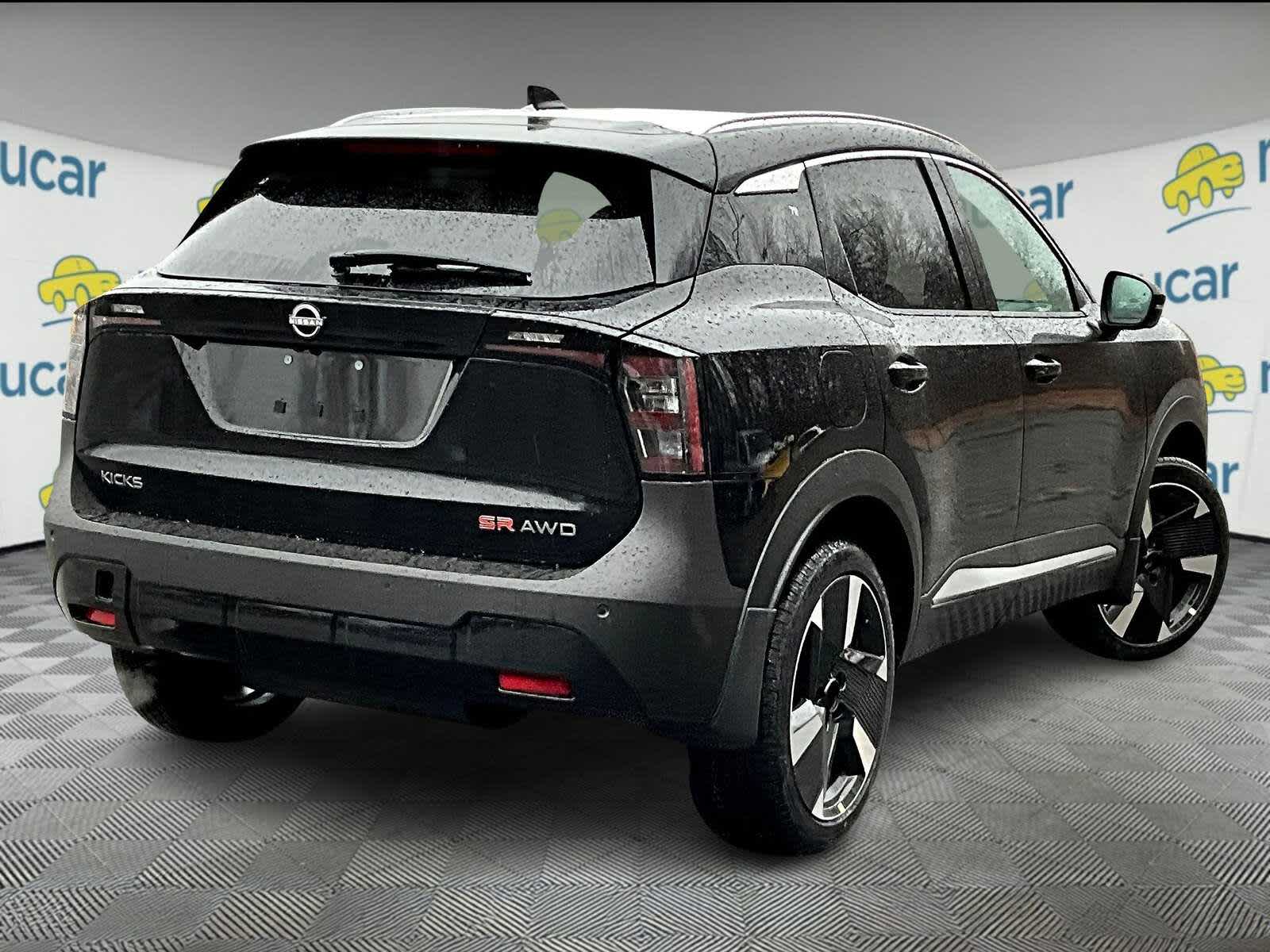 2026 Nissan Kicks SR photo 3