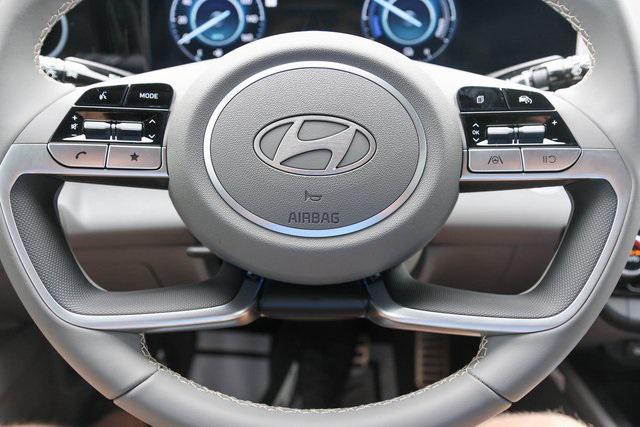 New 2025 White Hyundai SEL Sport image 20
