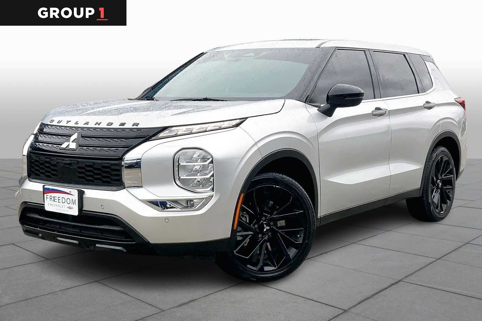 2022 Mitsubishi Outlander Black Edition's photo