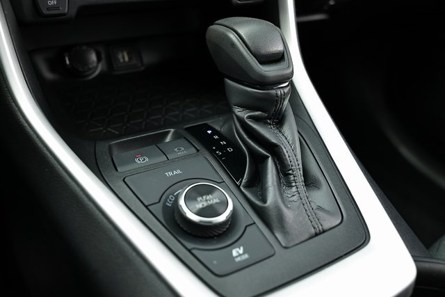2024 Toyota RAV4 Hybrid XLE photo 36