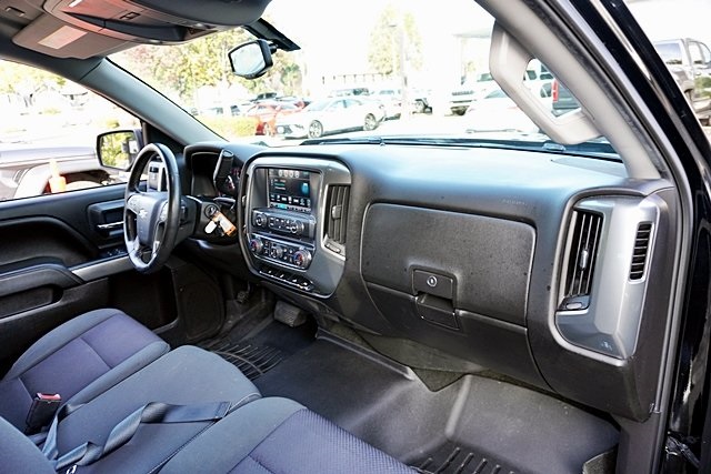 Used 2018 Black Chevrolet LT image 8