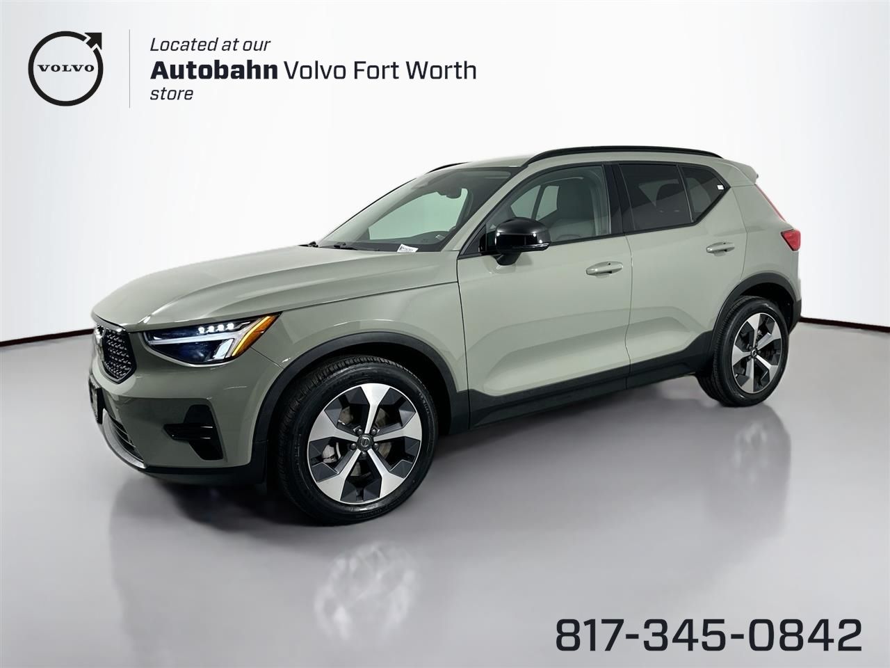 2024 Volvo XC40 Core's photo