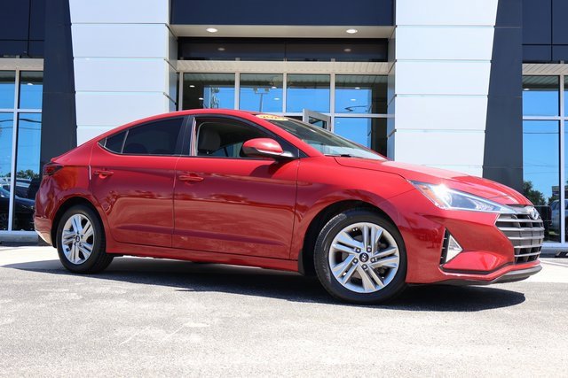 2020 Hyundai Elantra SEL photo 2
