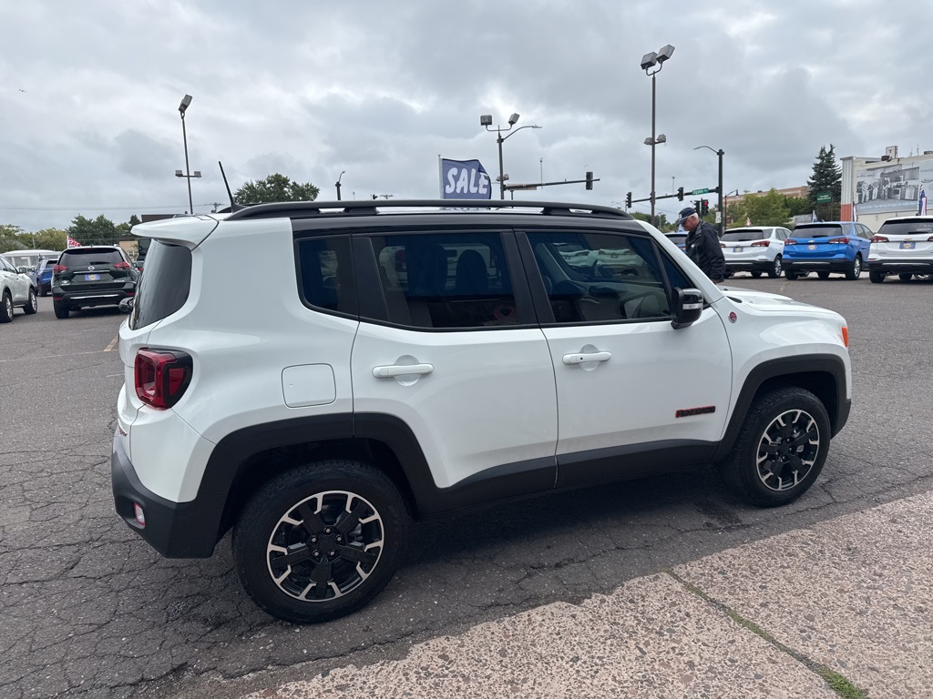 2023 Jeep Renegade Trailhawk photo 8