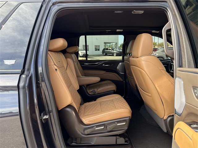 2022 Cadillac Escalade ESV Sport photo 16