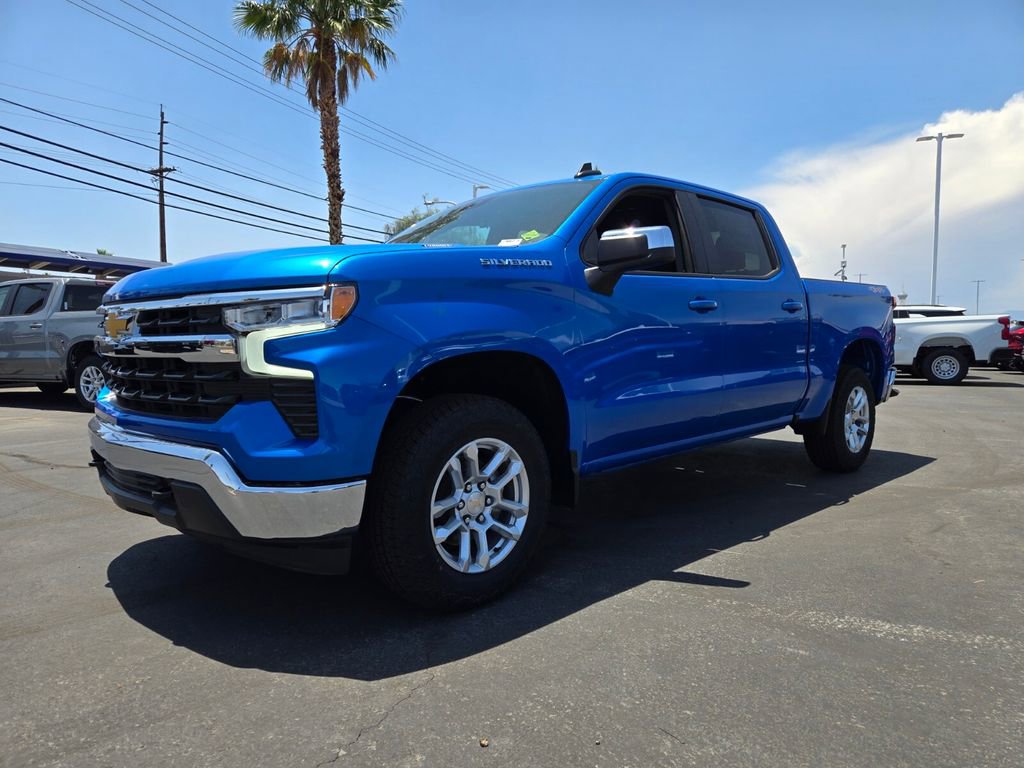 2025 Chevrolet Silverado 1500 LT photo 2