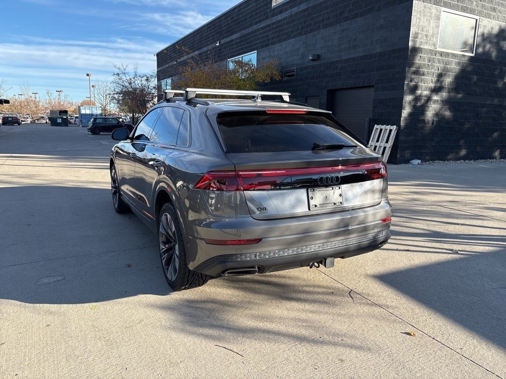 2024 Audi Q8 55 Premium Plus photo 2
