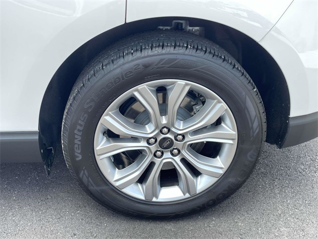 2024 Ford Edge Titanium photo 24