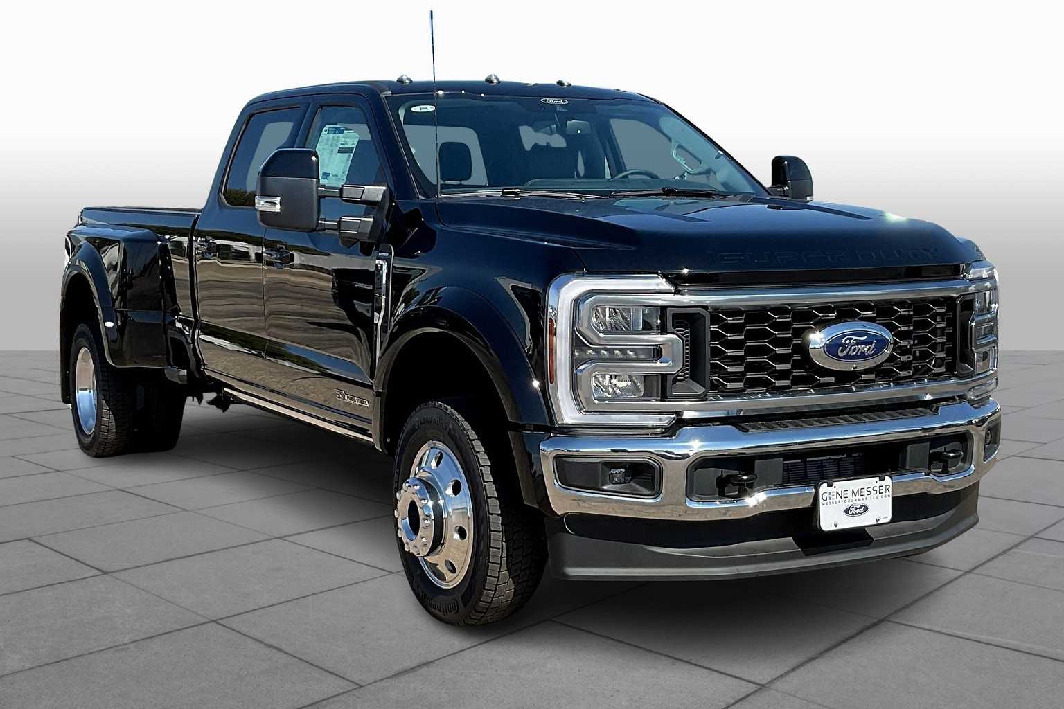 2026 Ford F-450 Lariat photo 2