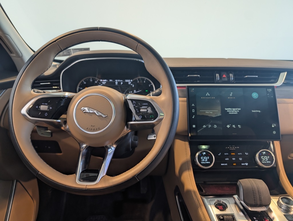 2023 Jaguar F-PACE P250 S photo 17