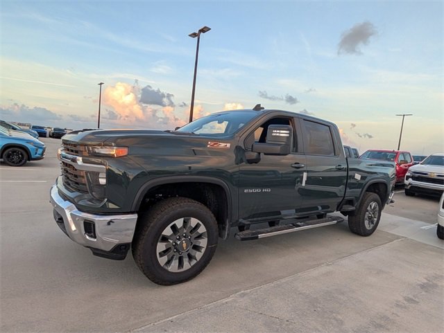 2025 Chevrolet Silverado 2500HD LT photo 4