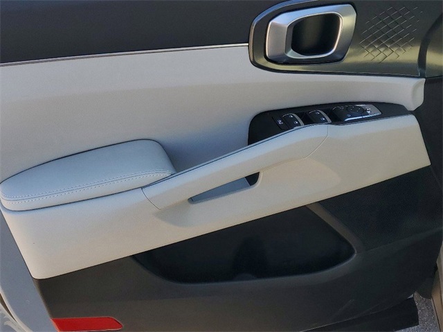 2025 Kia Sorento S photo 4