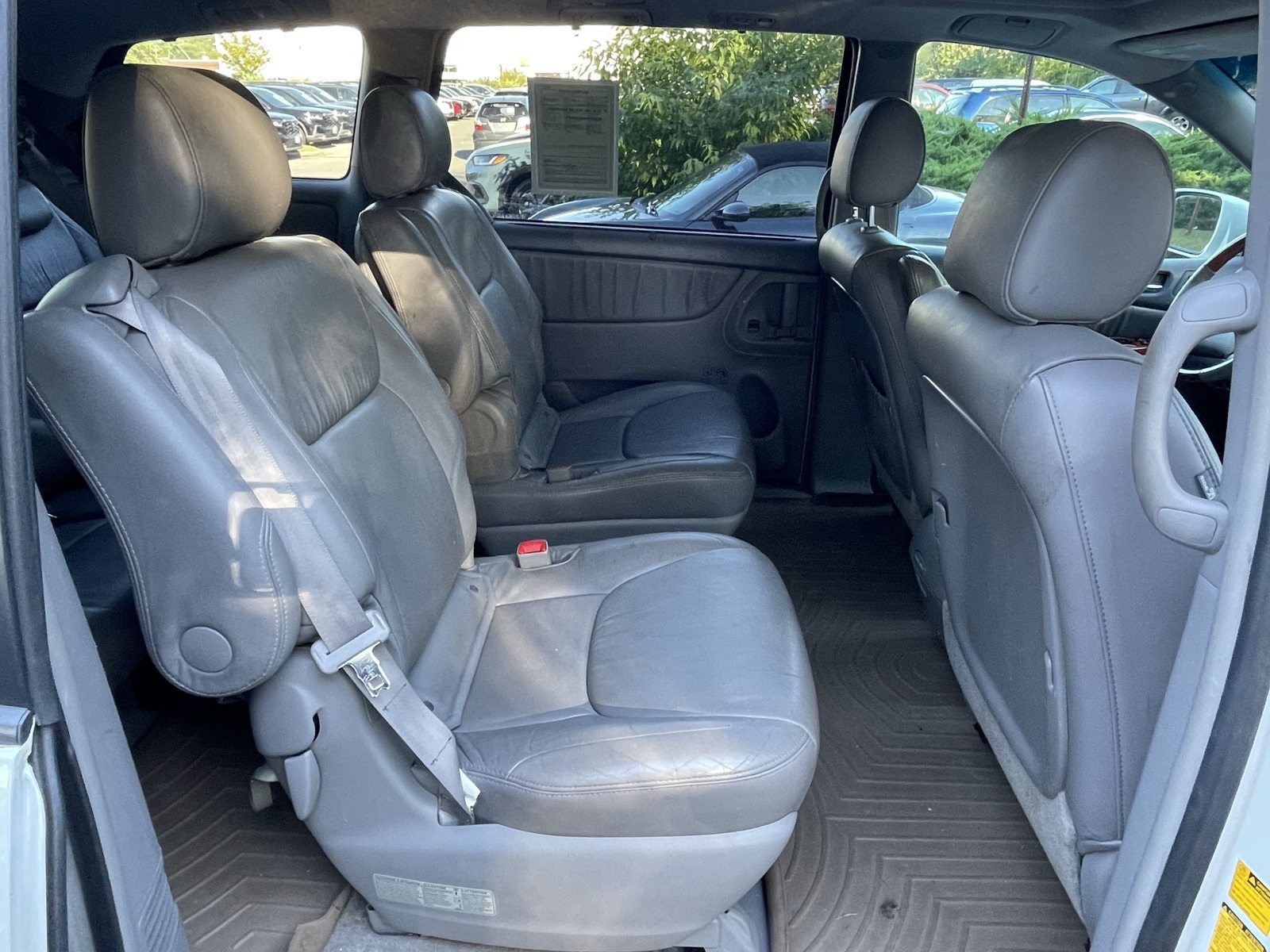 2008 Toyota Sienna XLE photo 23