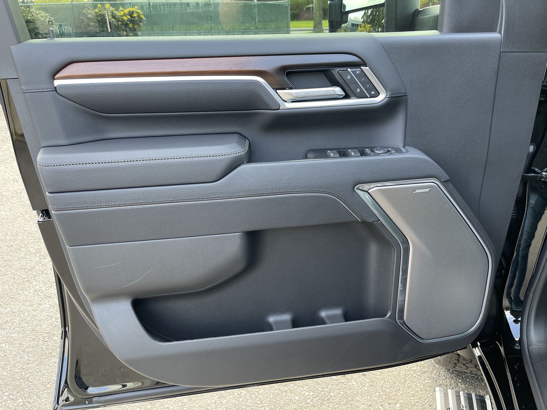 2025 Gmc Sierra 3500 HD Denali photo 3