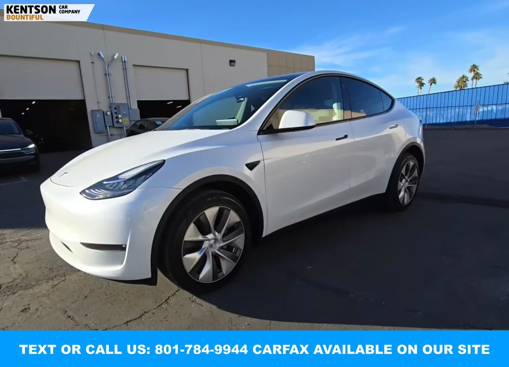 2023 Tesla Model Y Long Range's photo