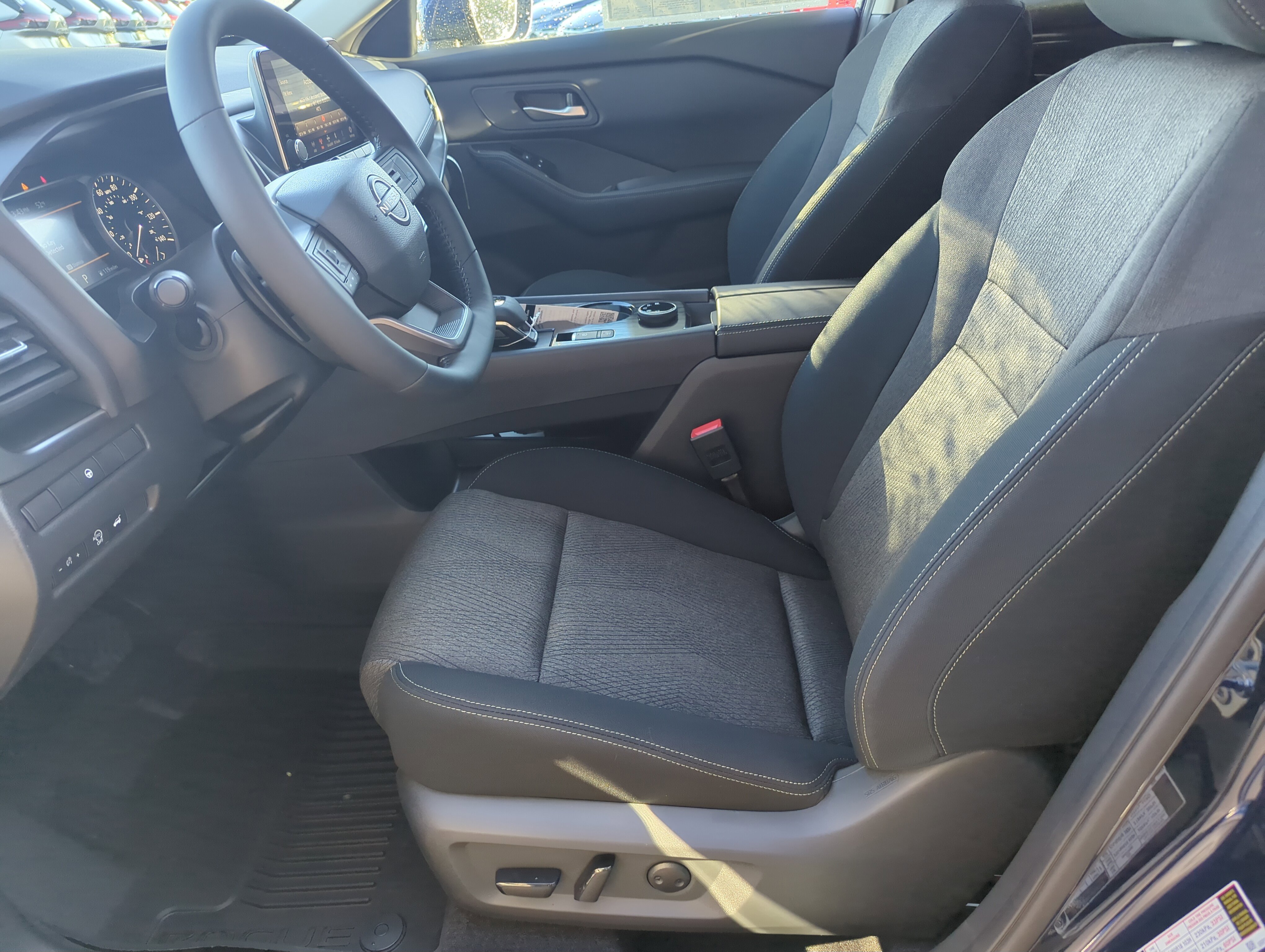 2026 Nissan Rogue SV photo 2