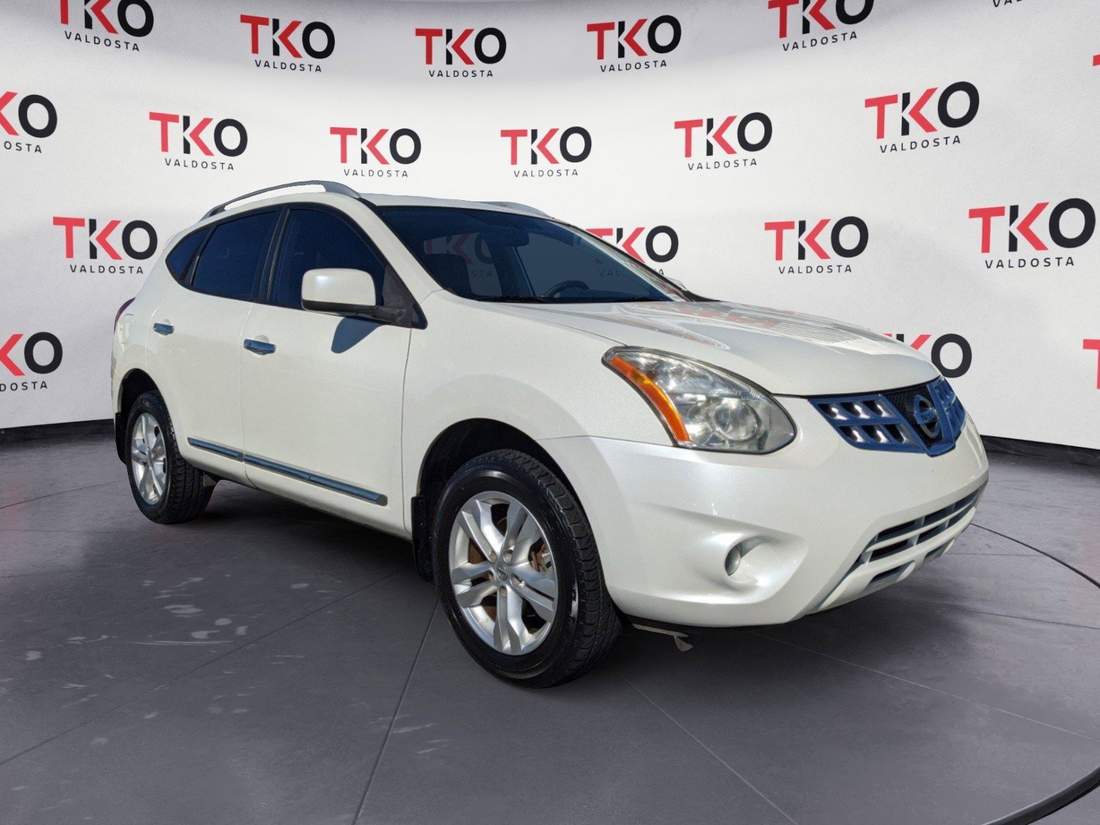 2013 Nissan Rogue SV's photo