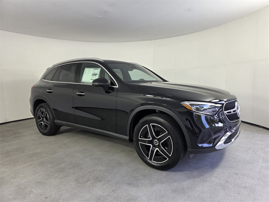 2026 Mercedes-Benz GLC Base's photo