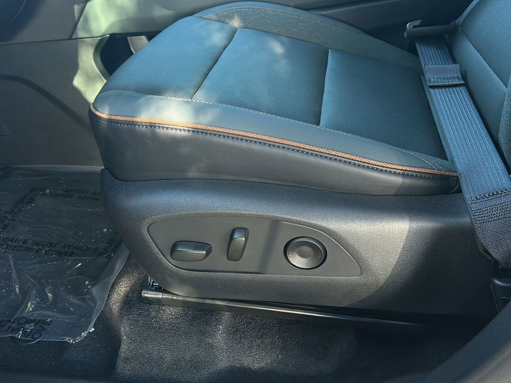 2026 Gmc Acadia AT4 photo 12