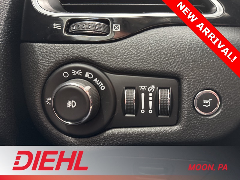 2019 Jeep Cherokee Altitude photo 20