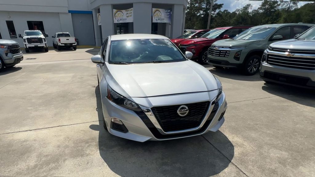 2022 Nissan Altima 2.5 S photo 2