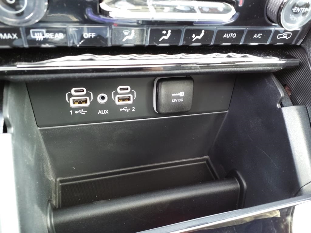 2025 Jeep Grand Cherokee Limited photo 13