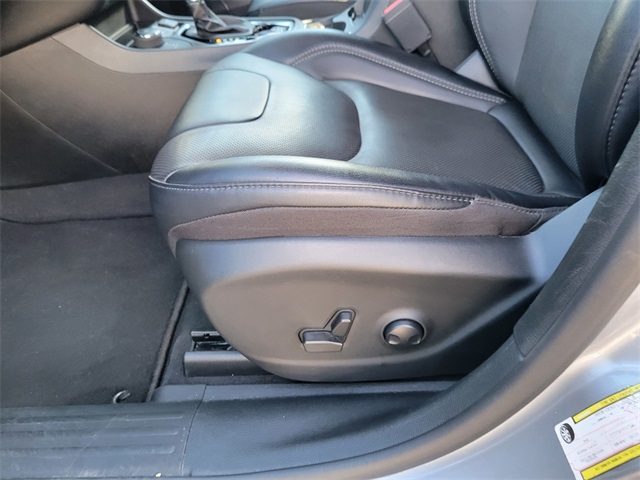 2022 Jeep Cherokee Limited photo 16