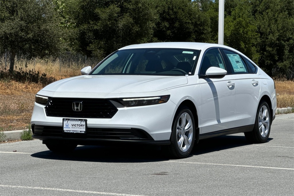 2025 Honda Accord LX photo 8