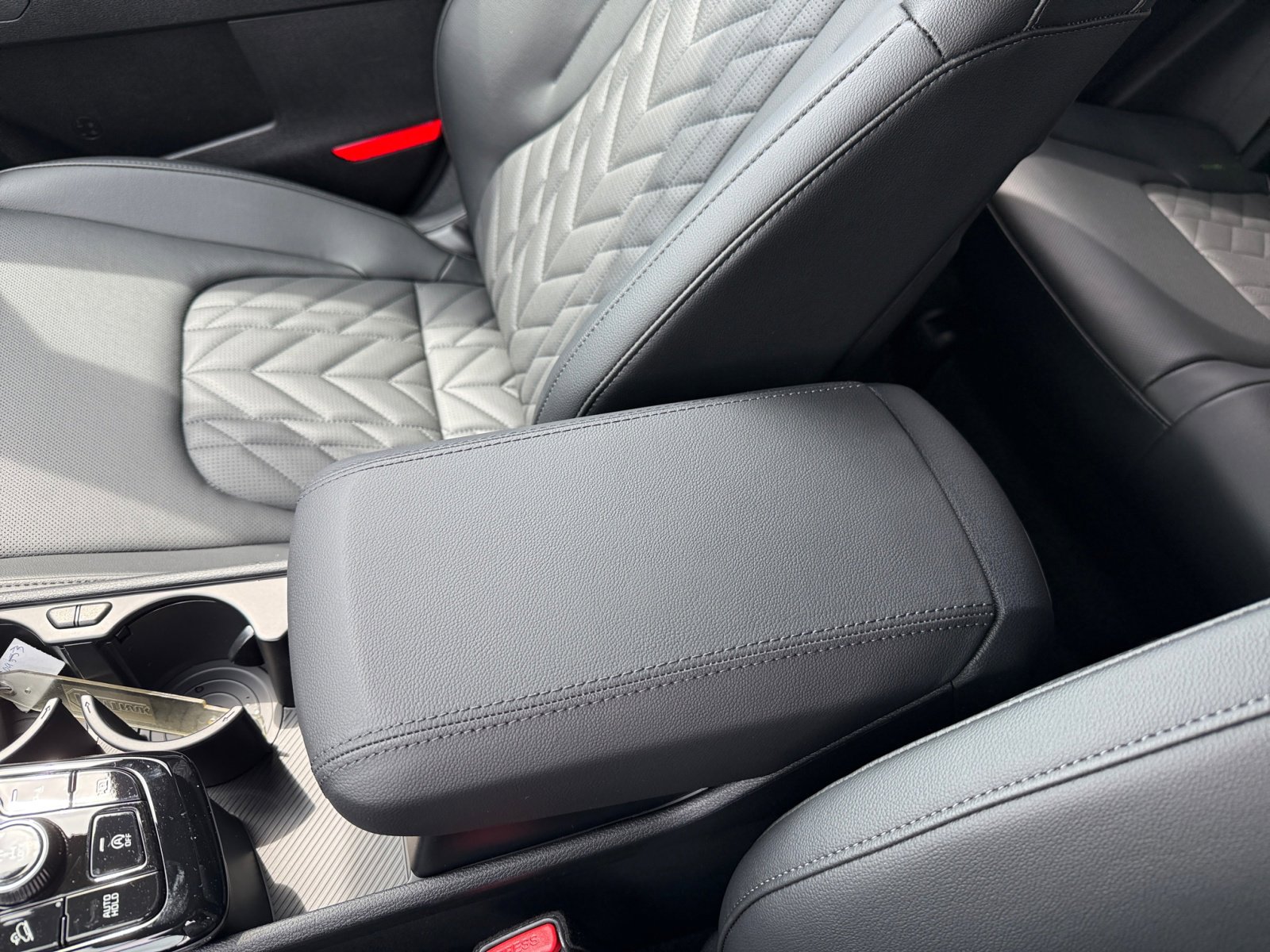 2025 Kia Sportage X-Pro Prestige photo 12