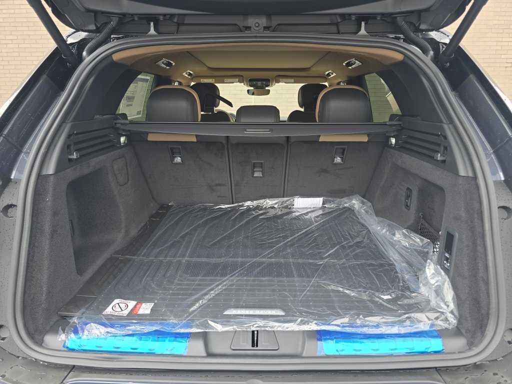 2025 Land Rover Range Rover Sport SE photo 10