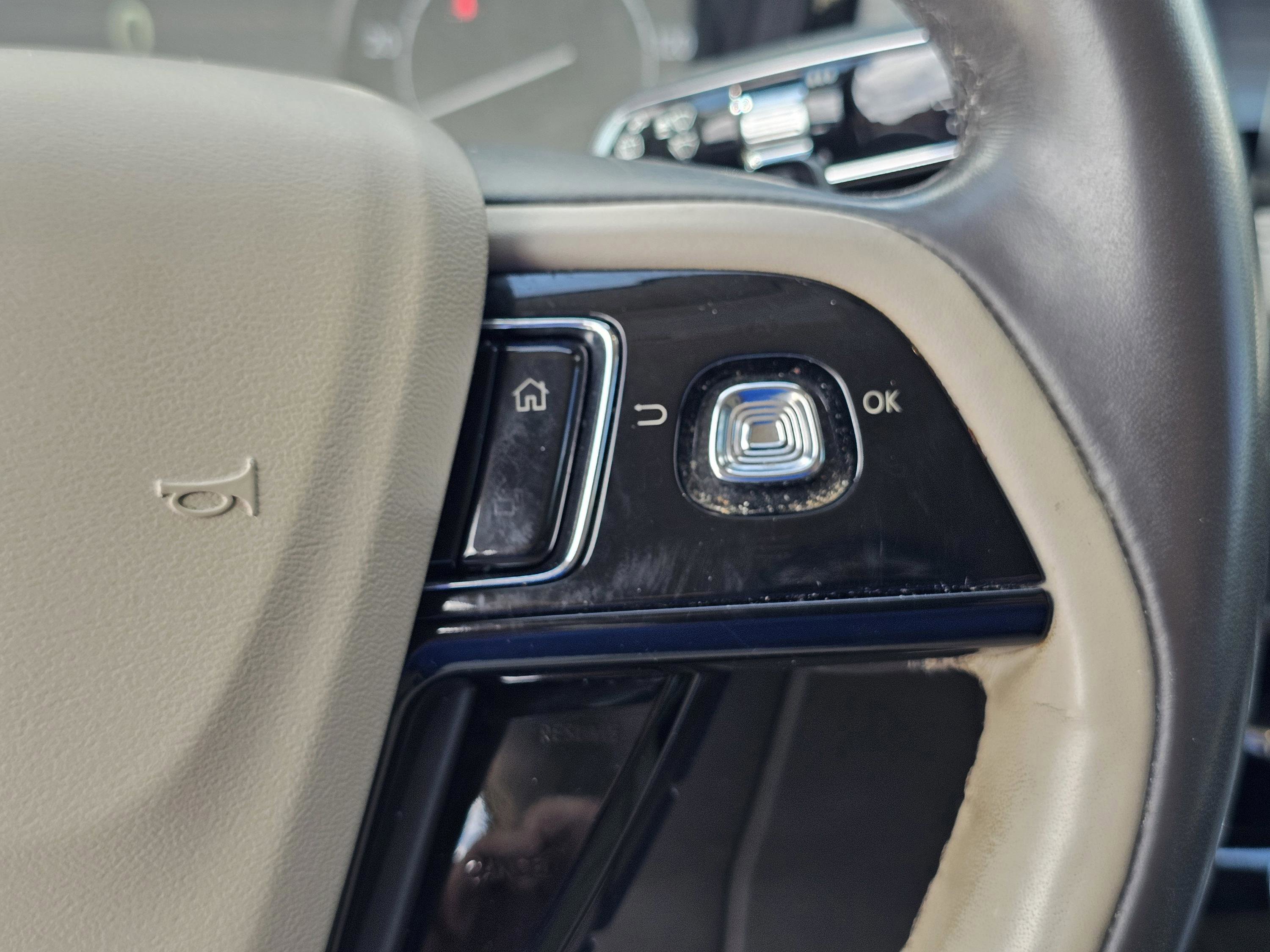 2021 Lincoln Corsair Standard photo 16
