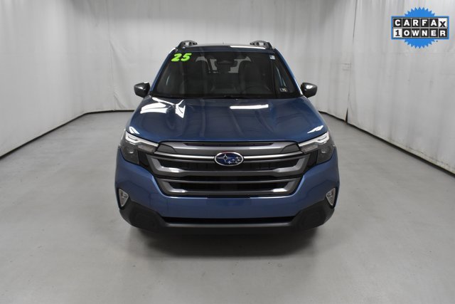 2025 Subaru Forester Premium photo 2
