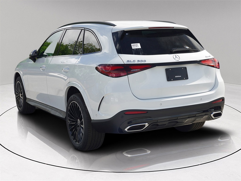 2025 Mercedes Benz GLC 300 4MATIC photo 3
