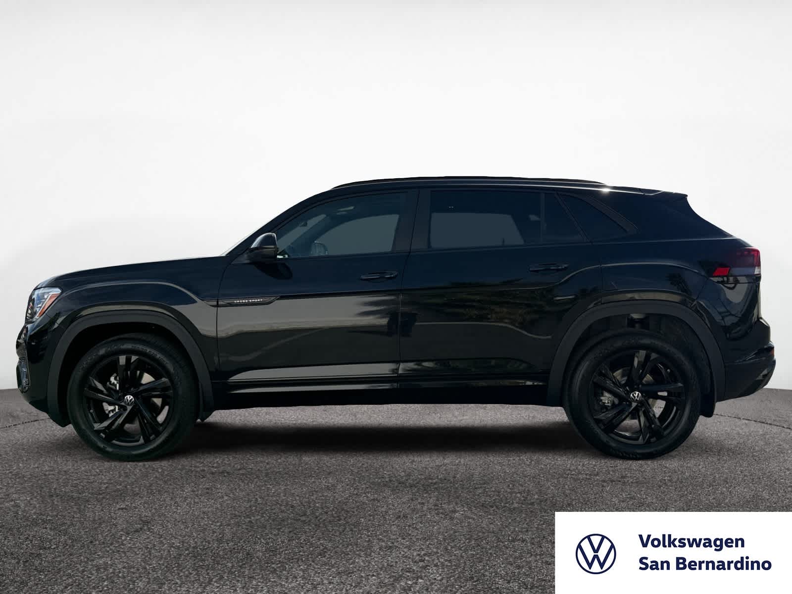 2026 Volkswagen Atlas Cross Sport SEL R-Line photo 2