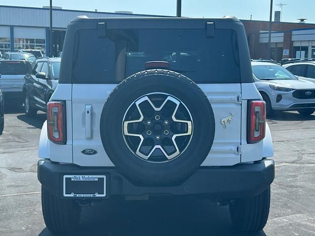 2025 Ford Bronco Outer Banks photo 9